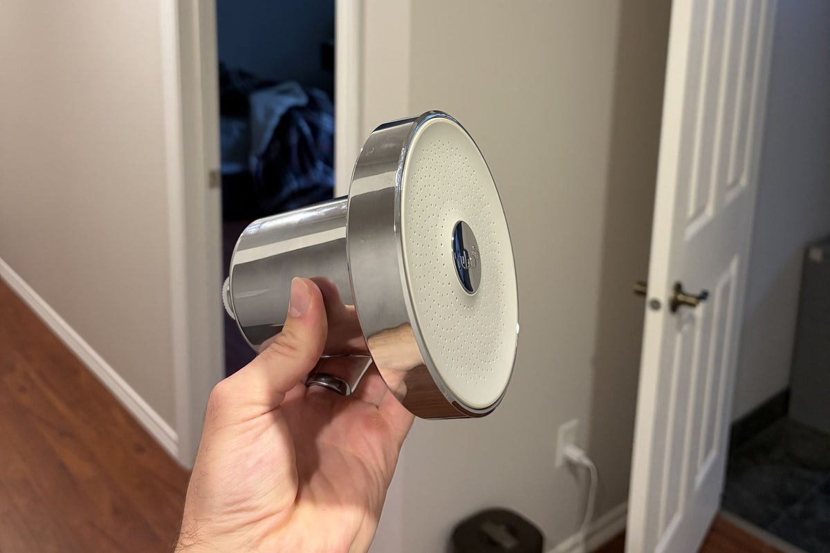 Showerhead Filter vs Inline Shower Filter: Which One Is Right for Your Family?